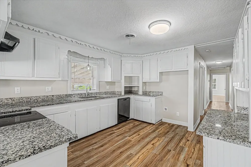 1114 W 5th Street Freeport, TX 77541