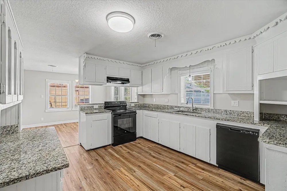 1114 W 5th Street Freeport, TX 77541