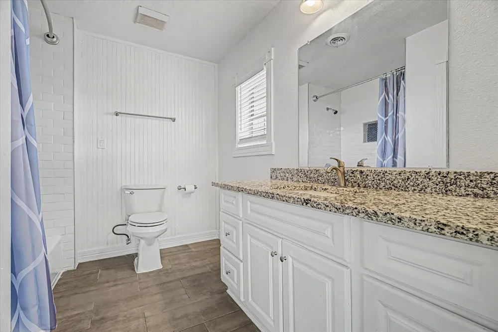 1114 W 5th Street Freeport, TX 77541