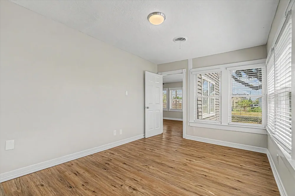1114 W 5th Street Freeport, TX 77541