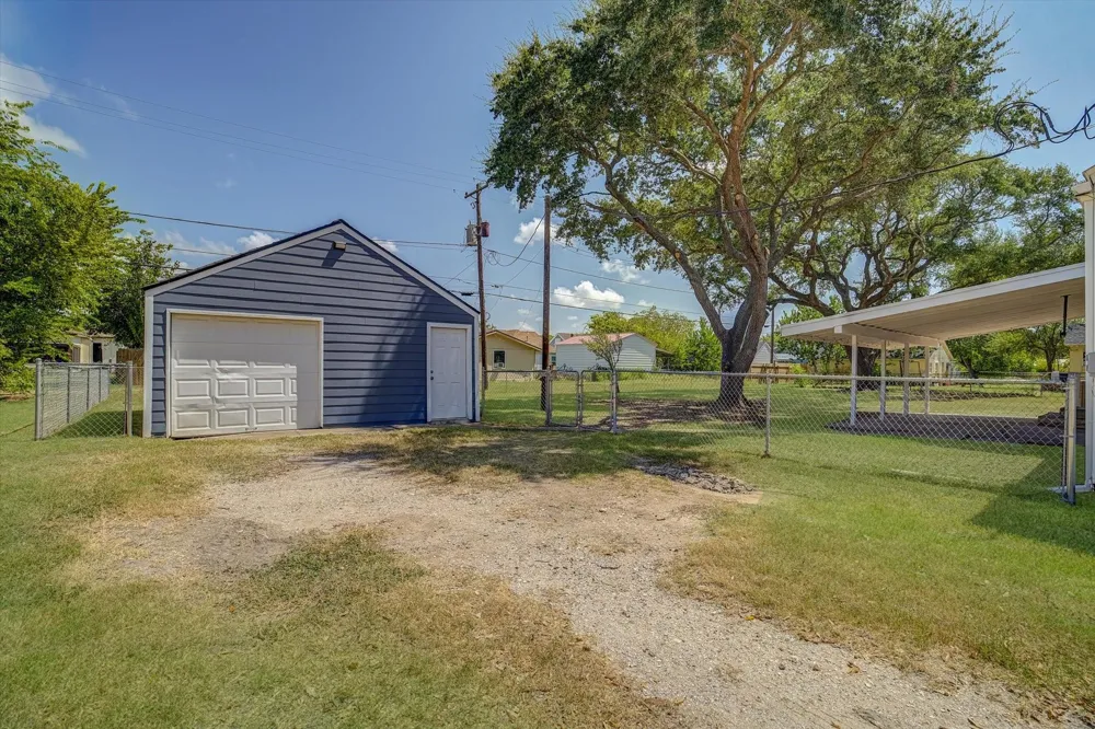 1114 W 5th Street Freeport, TX 77541