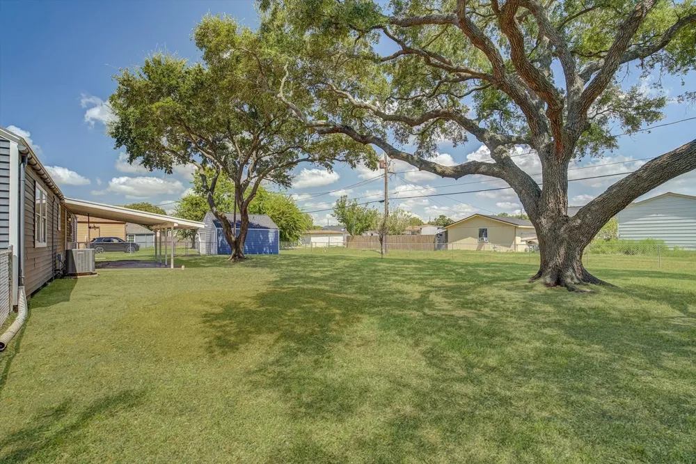 1114 W 5th Street Freeport, TX 77541