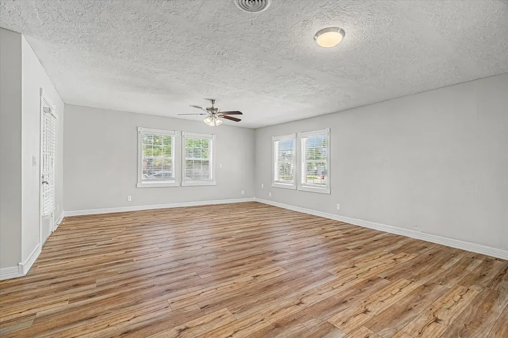 1114 W 5th Street Freeport, TX 77541