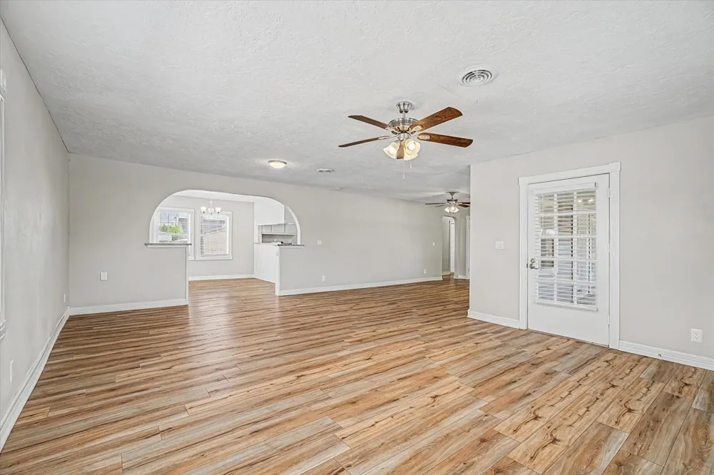 1114 W 5th Street Freeport, TX 77541