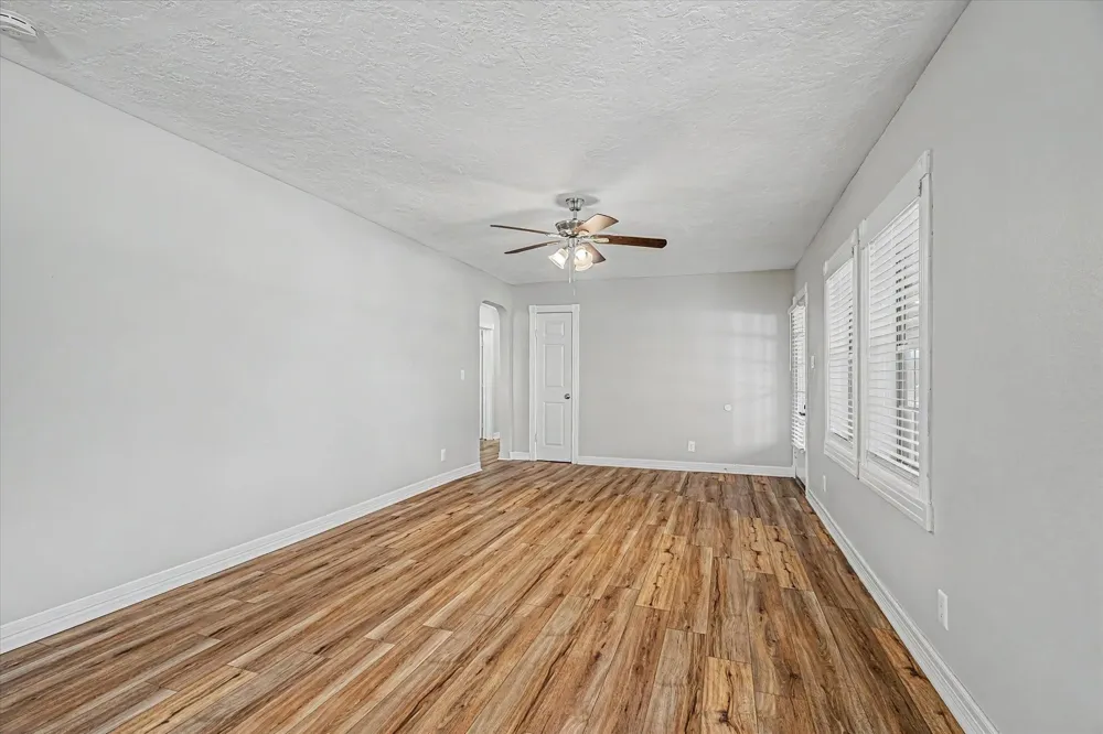 1114 W 5th Street Freeport, TX 77541