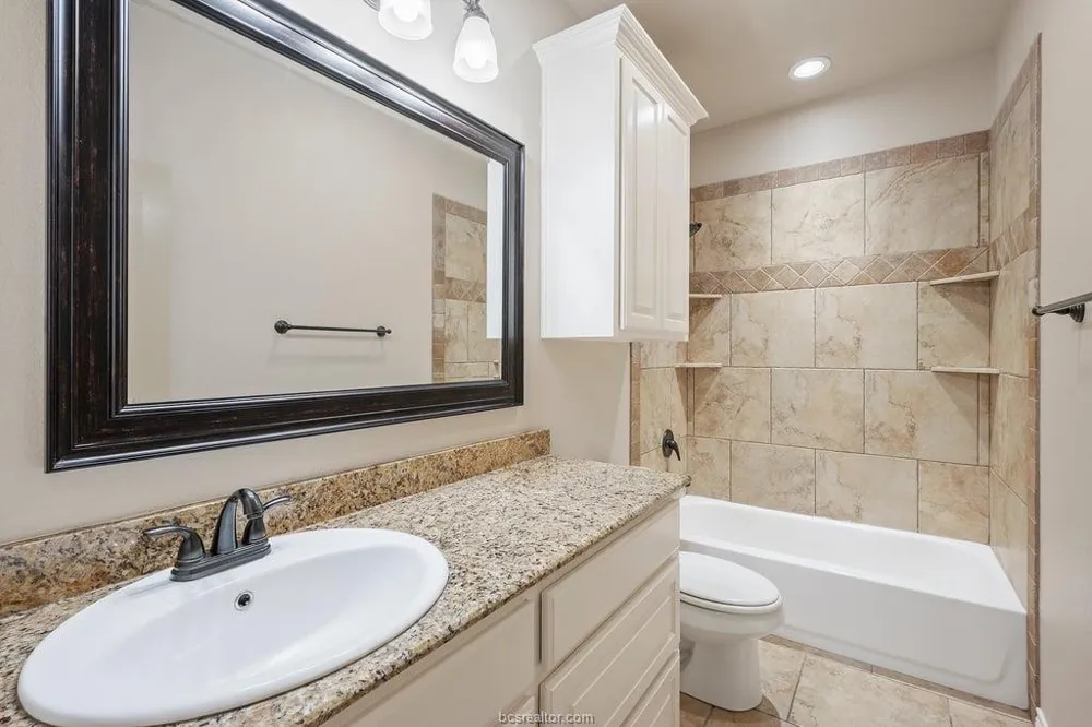 3821 Estes Park College Station, TX 77845