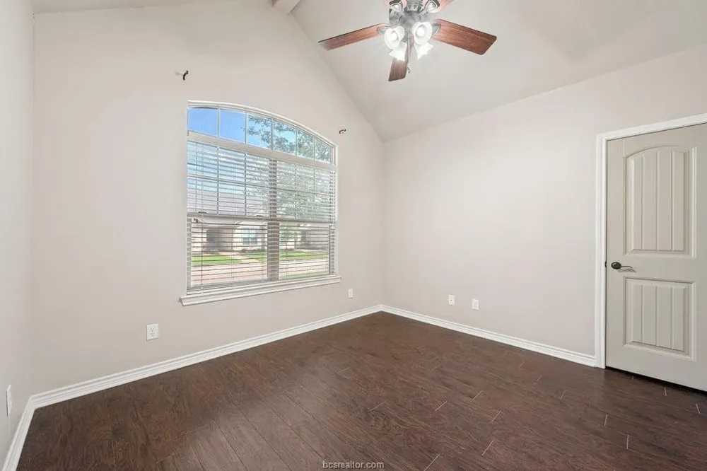 3821 Estes Park College Station, TX 77845
