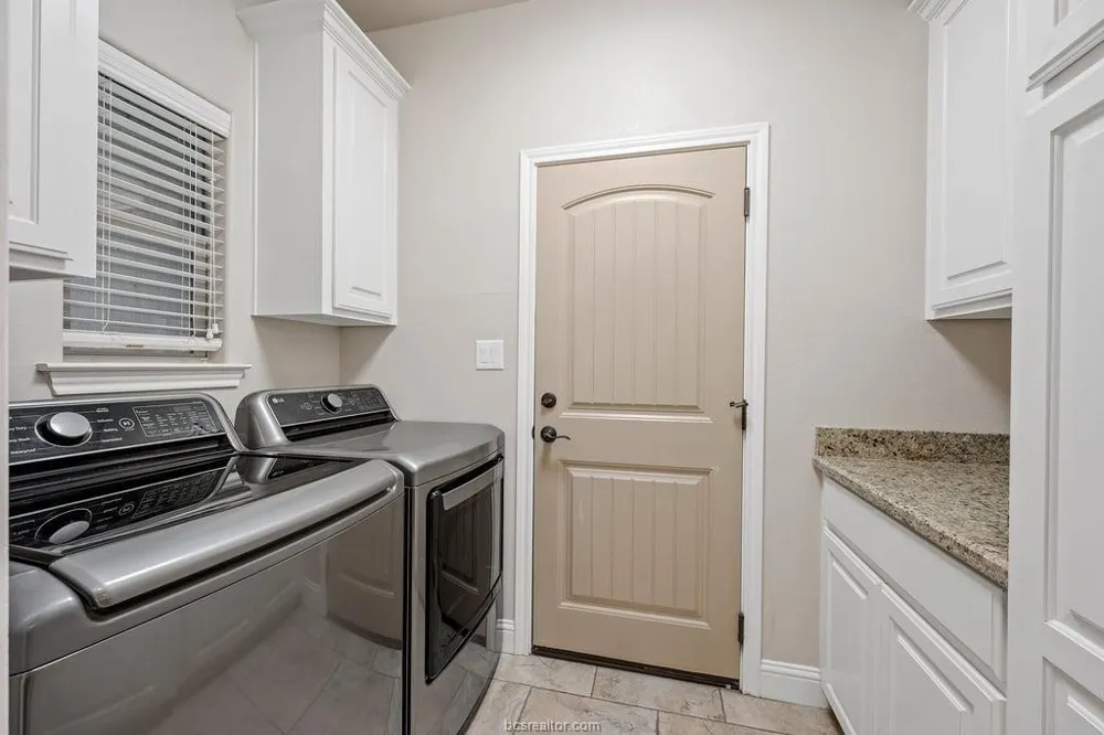 3821 Estes Park College Station, TX 77845