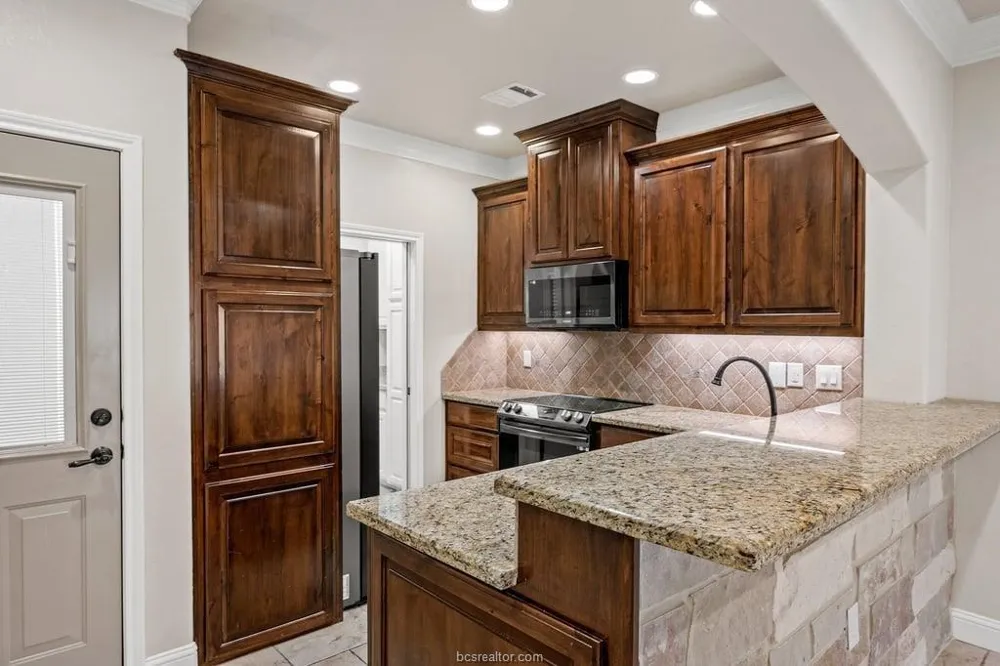 3821 Estes Park College Station, TX 77845