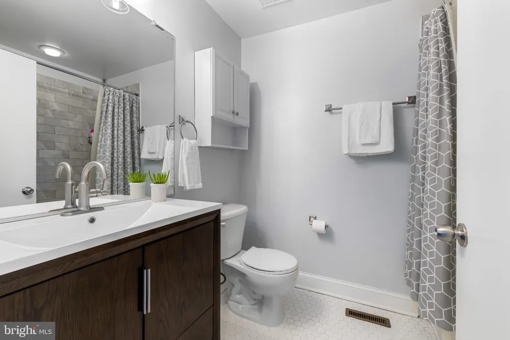 1726 ALICEANNA STREET #305 Baltimore, MD 21231