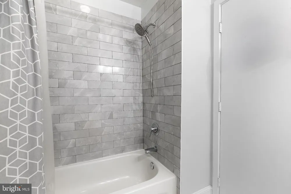 1726 ALICEANNA STREET #305 Baltimore, MD 21231