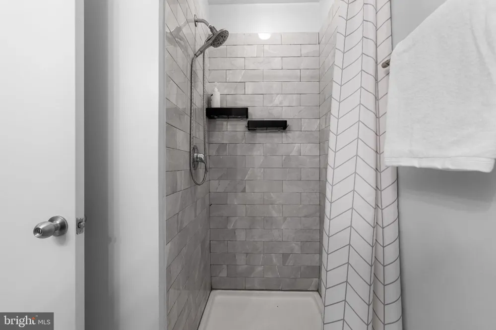 1726 ALICEANNA STREET #305 Baltimore, MD 21231