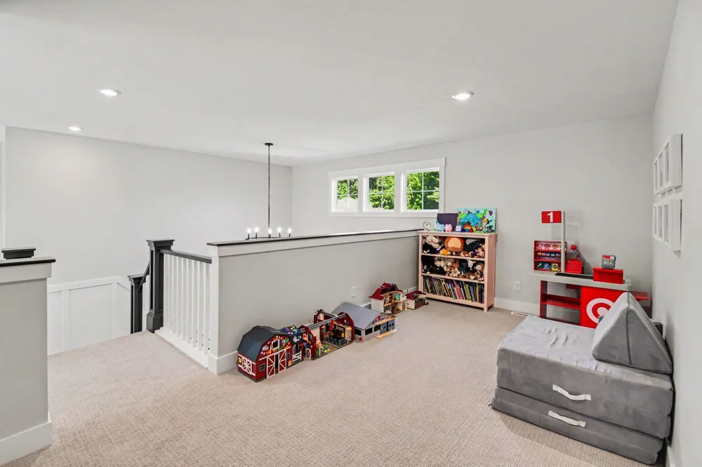 8802 Lapham Drive NE Rockford, MI 49341