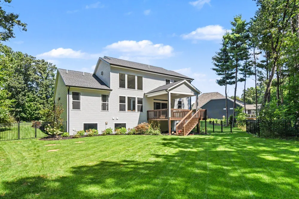 8802 Lapham Drive NE Rockford, MI 49341