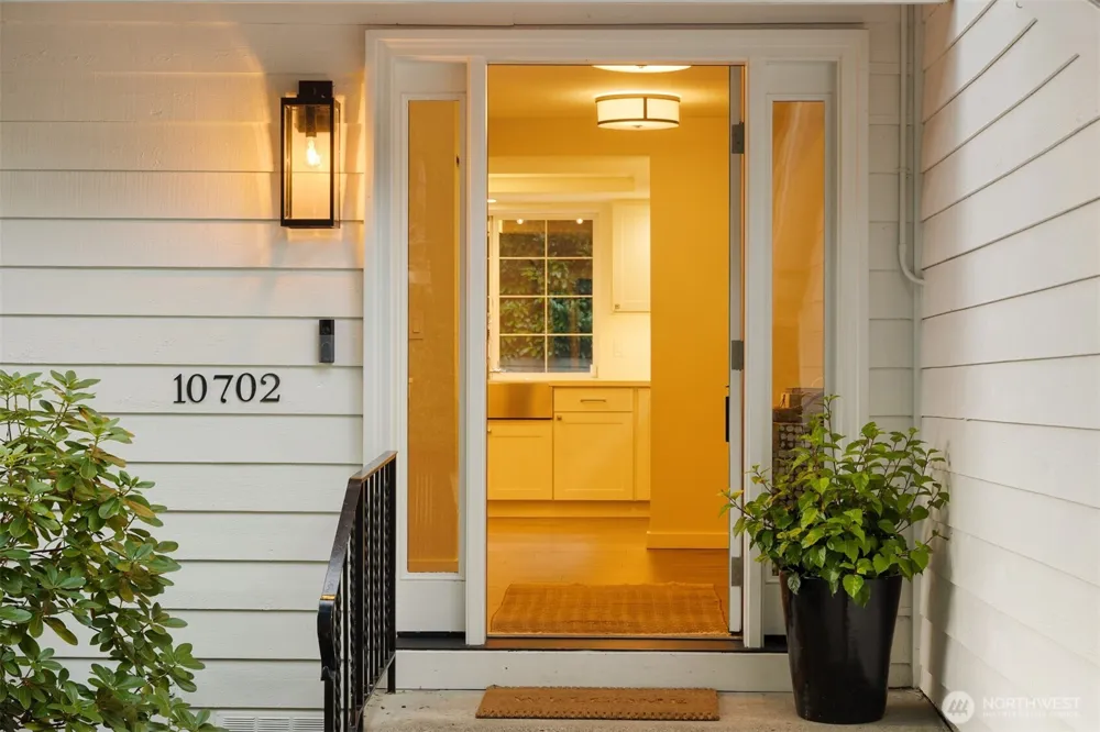 10702 NE 144th Court Kirkland, WA 98034