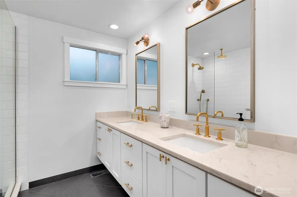 10702 NE 144th Court Kirkland, WA 98034