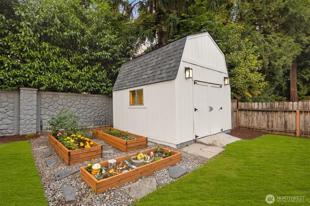 10702 NE 144th Court Kirkland, WA 98034