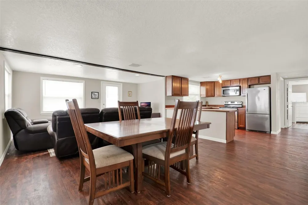 30137 ORANGE AVENUE Sorrento, FL 32776