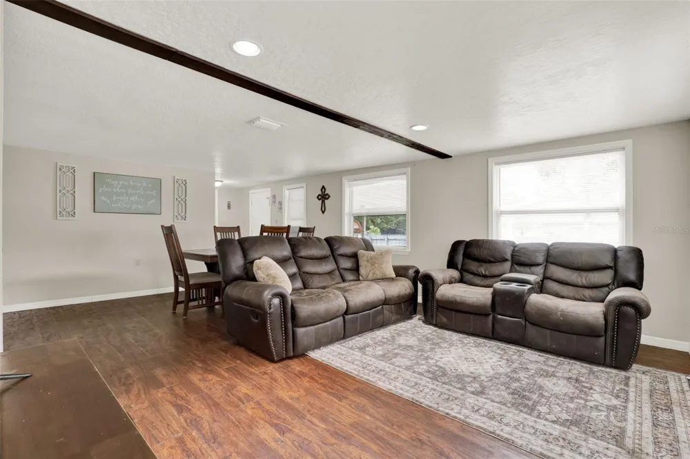 30137 ORANGE AVENUE Sorrento, FL 32776