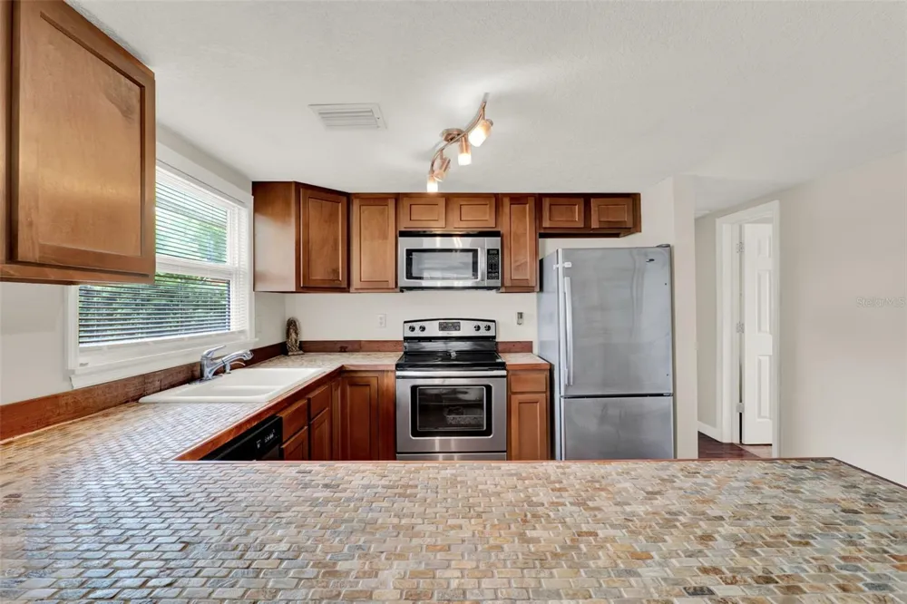 30137 ORANGE AVENUE Sorrento, FL 32776