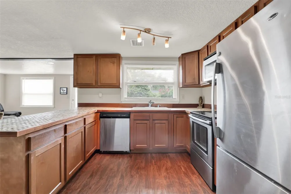 30137 ORANGE AVENUE Sorrento, FL 32776