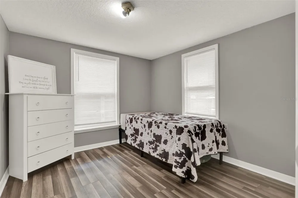 30137 ORANGE AVENUE Sorrento, FL 32776