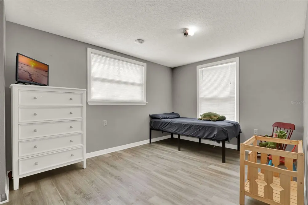 30137 ORANGE AVENUE Sorrento, FL 32776