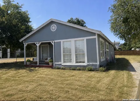 504 E Hondo