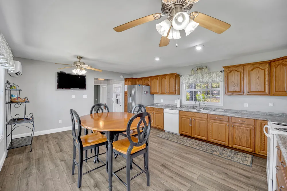 895 Fm 3288 E Jacksonville, TX 75766