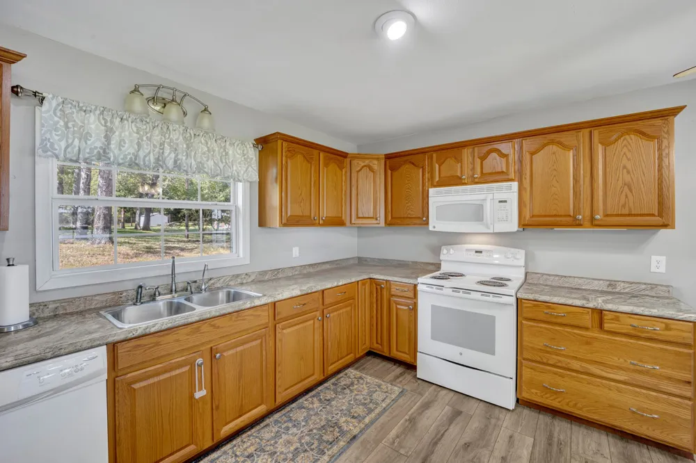 895 Fm 3288 E Jacksonville, TX 75766