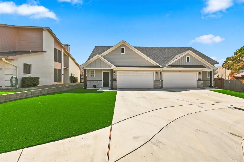 216 Wayside Court Bedford, TX 76021