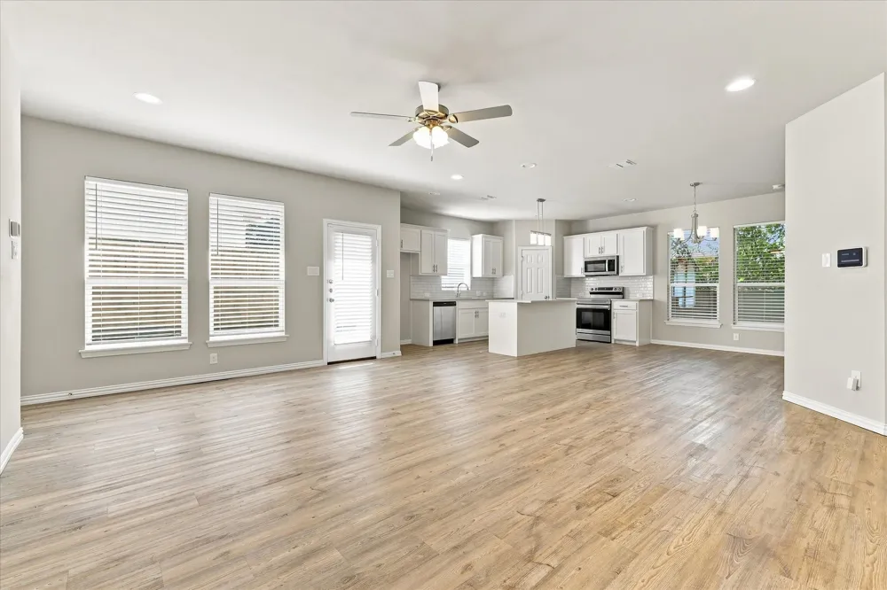 216 Wayside Court Bedford, TX 76021
