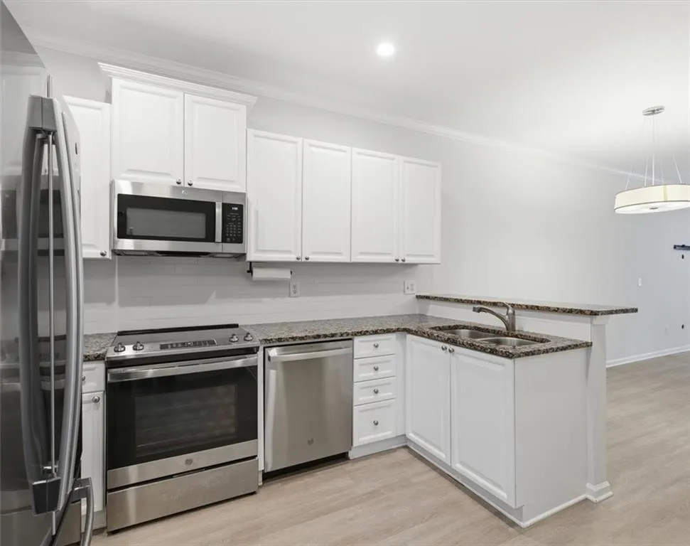 1057 Liberty Parkway NW Atlanta, GA 30318