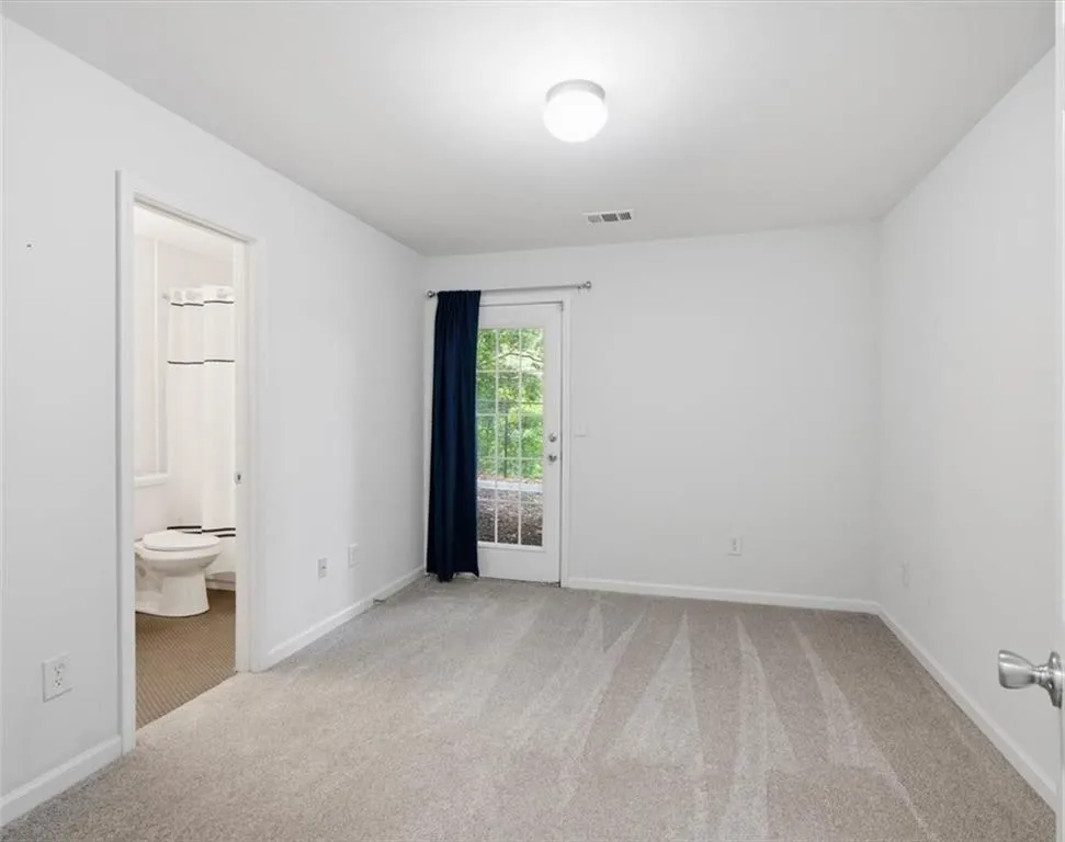 1057 Liberty Parkway NW Atlanta, GA 30318