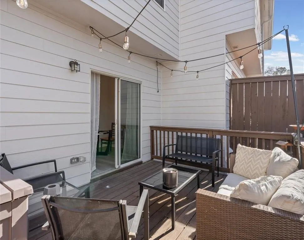 1057 Liberty Parkway NW Atlanta, GA 30318