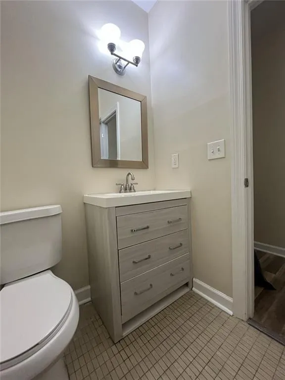 1640 Canberra Drive Stone Mountain, GA 30088