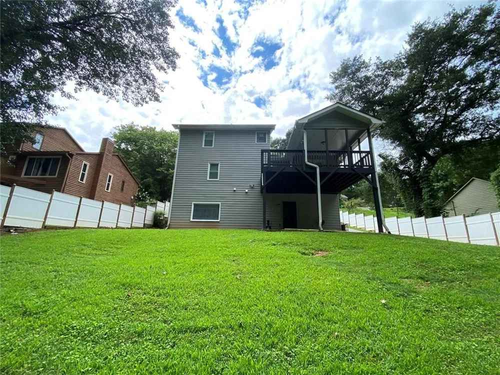 1640 Canberra Drive Stone Mountain, GA 30088