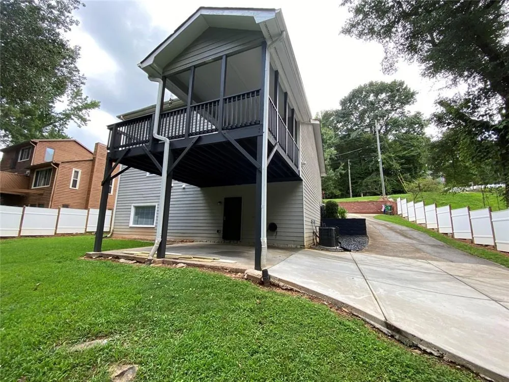 1640 Canberra Drive Stone Mountain, GA 30088