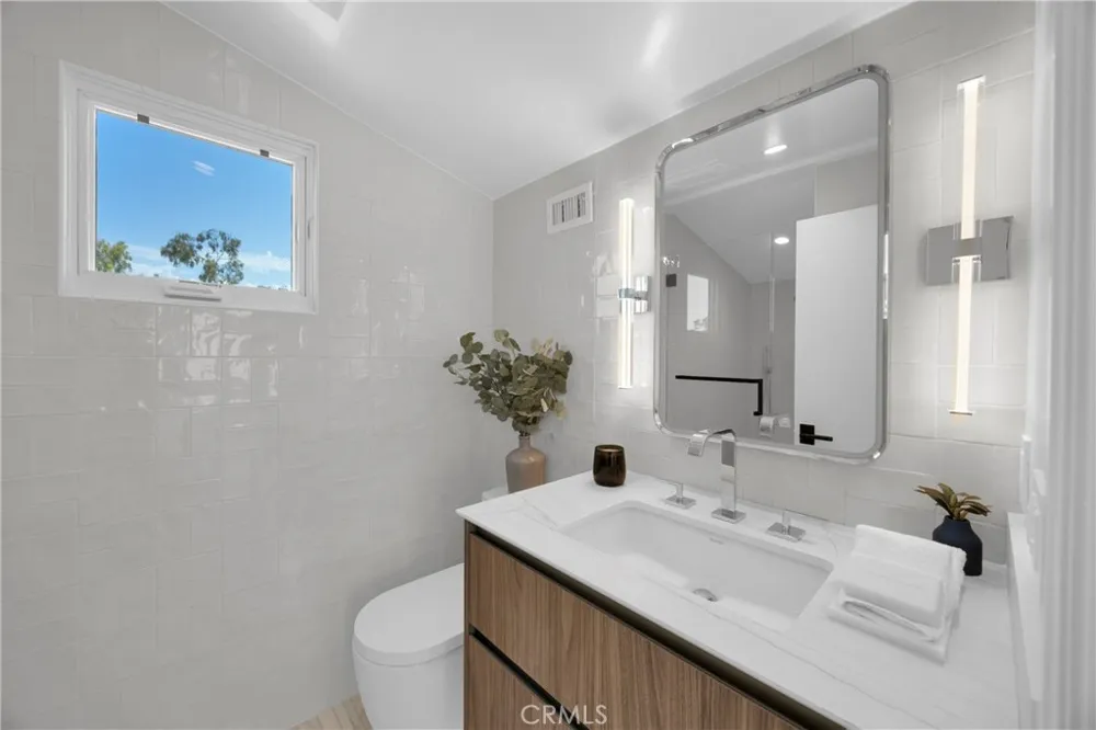 321 Larkspur Avenue #1/2 Corona del Mar, CA 92625