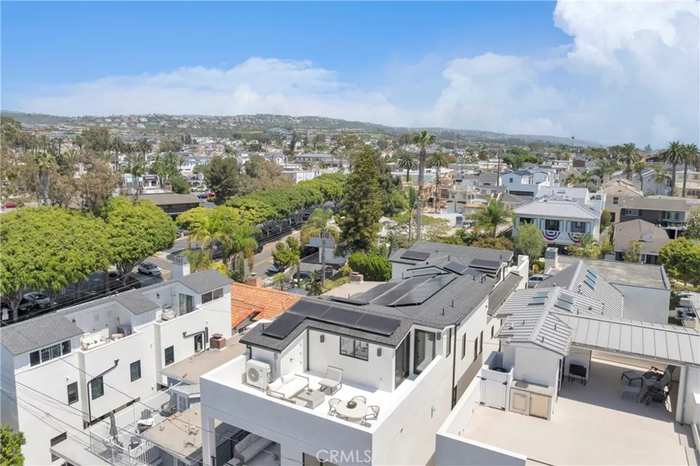 321 Larkspur Avenue #1/2 Corona del Mar, CA 92625