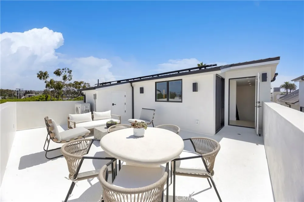 321 Larkspur Avenue #1/2 Corona del Mar, CA 92625