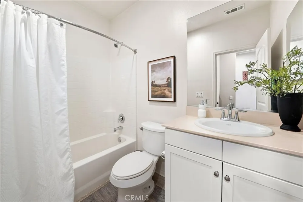 22038 Windham Way Saugus, CA 91350