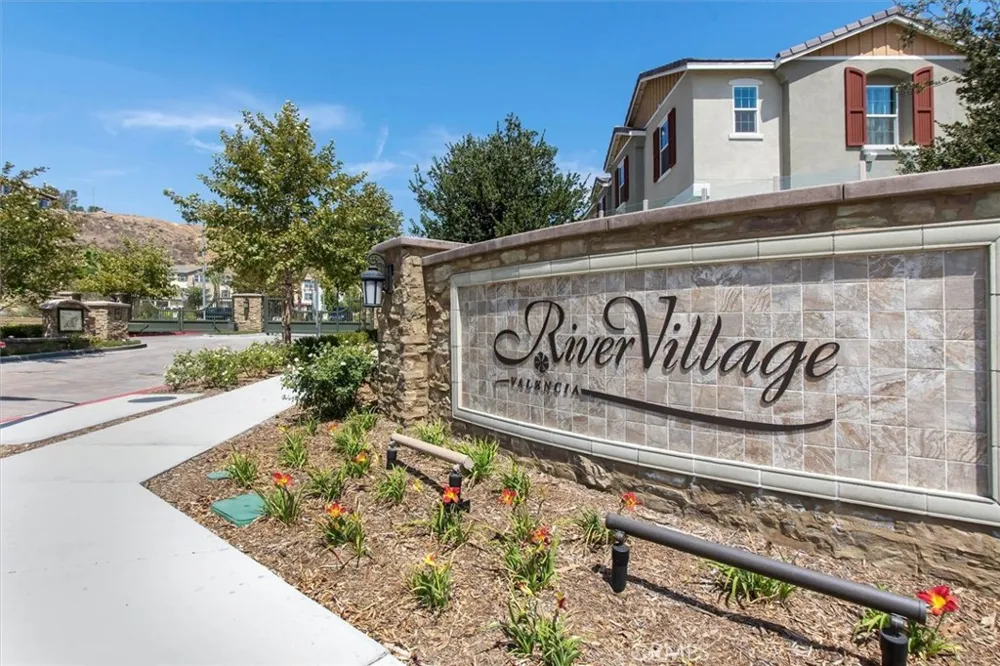 22038 Windham Way Saugus, CA 91350