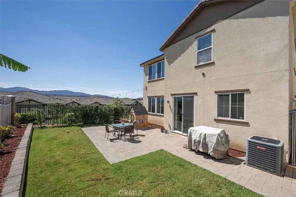 22038 Windham Way Saugus, CA 91350