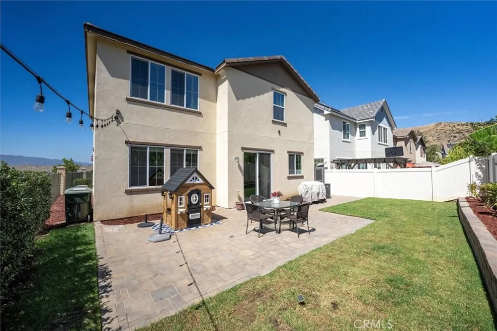 22038 Windham Way Saugus, CA 91350