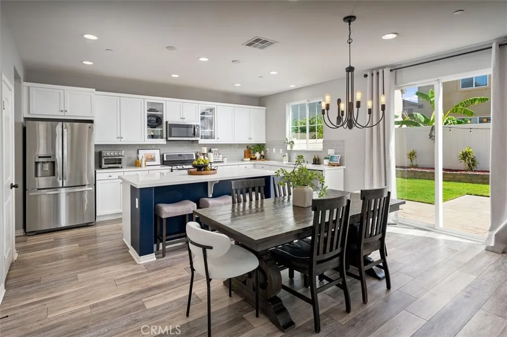 22038 Windham Way Saugus, CA 91350
