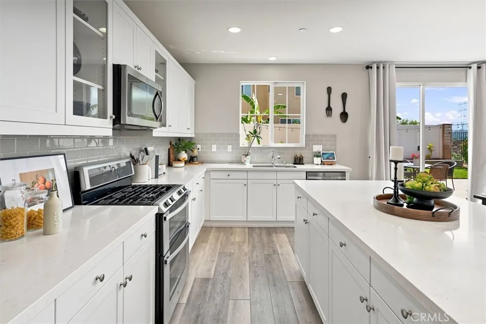 22038 Windham Way Saugus, CA 91350