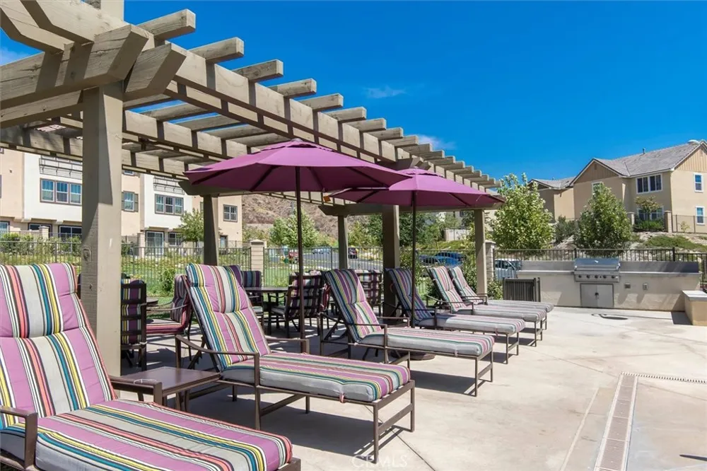 22038 Windham Way Saugus, CA 91350