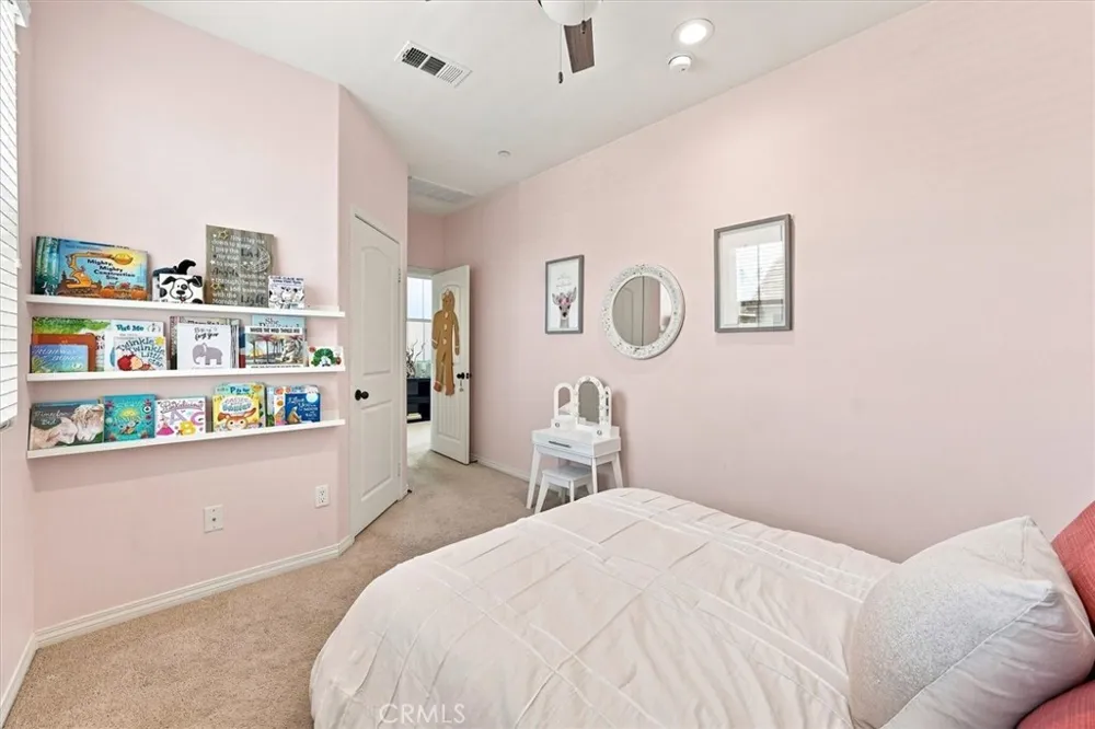 22038 Windham Way Saugus, CA 91350