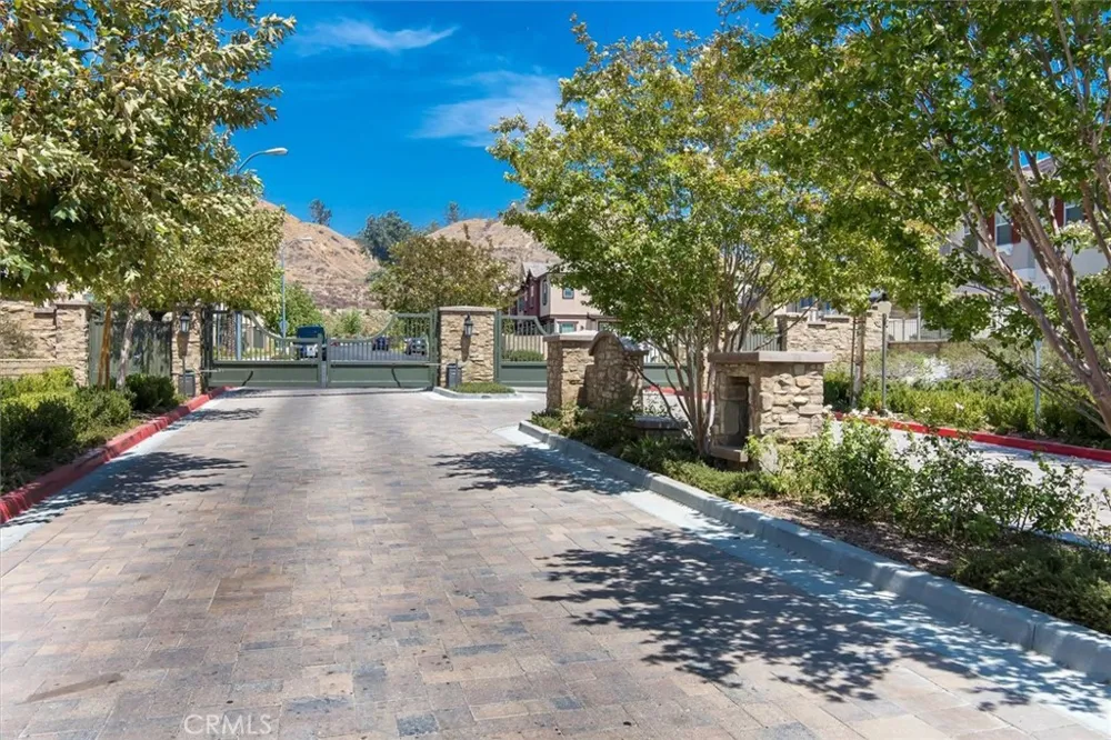 22038 Windham Way Saugus, CA 91350